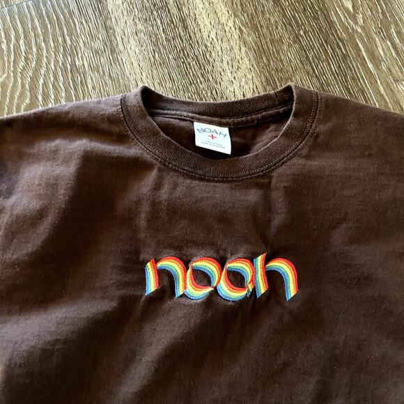 EUC Noah NYC Embroidered Rainbow Logo Brown Long Sleeve T-Shirt Sz M Streetwear - Picture 11 of 13